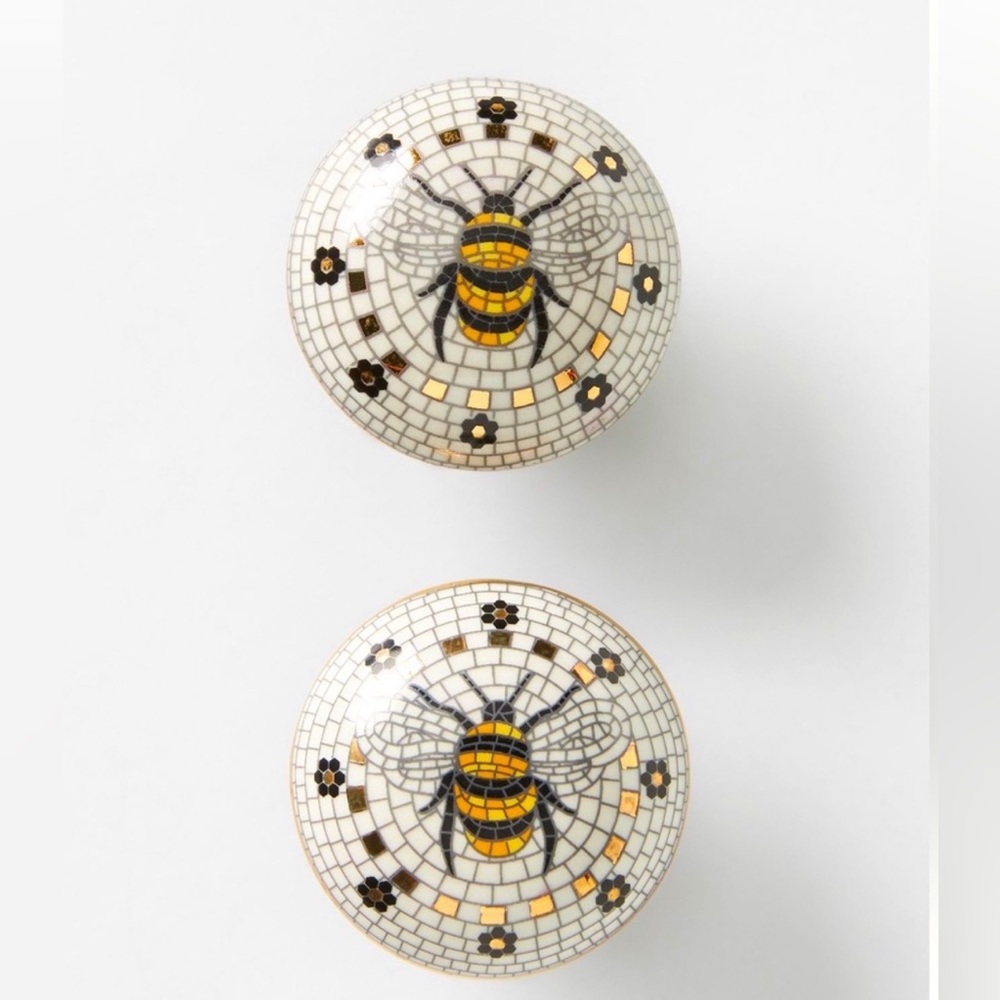 Bistro Bee Knobs (4) NWT Anthropologie